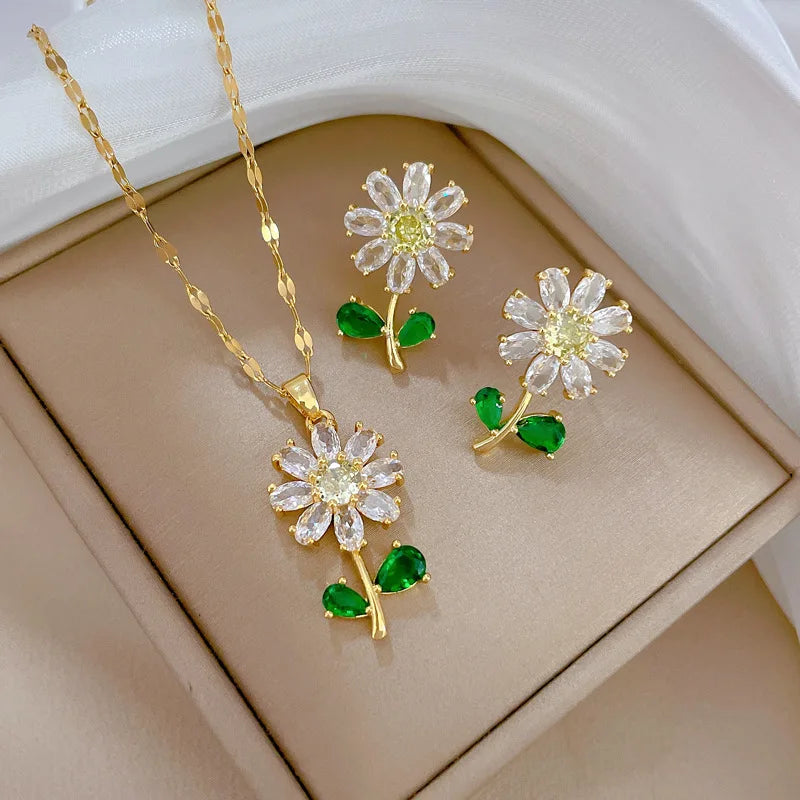White Flower Earrings and Necklace Set 18K
