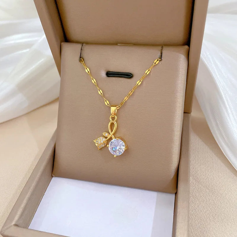 Rose Necklace Inlaid with Zirconia