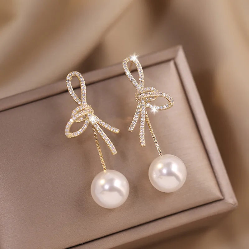 Pearl Bow Earring
