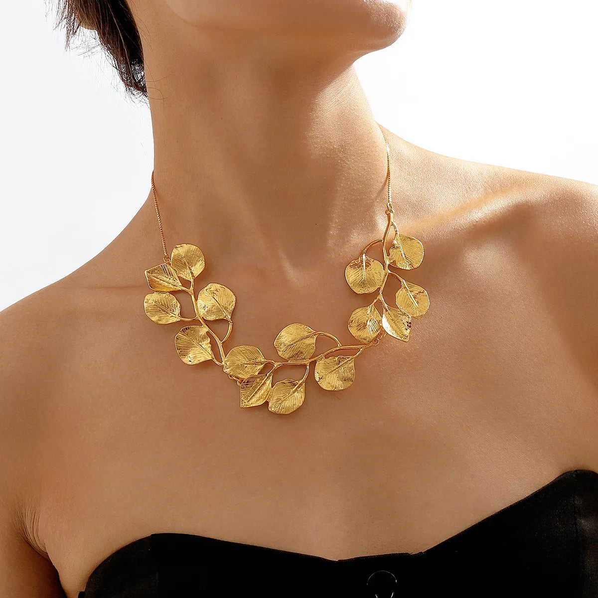 Vintage Golden Leaves Necklace