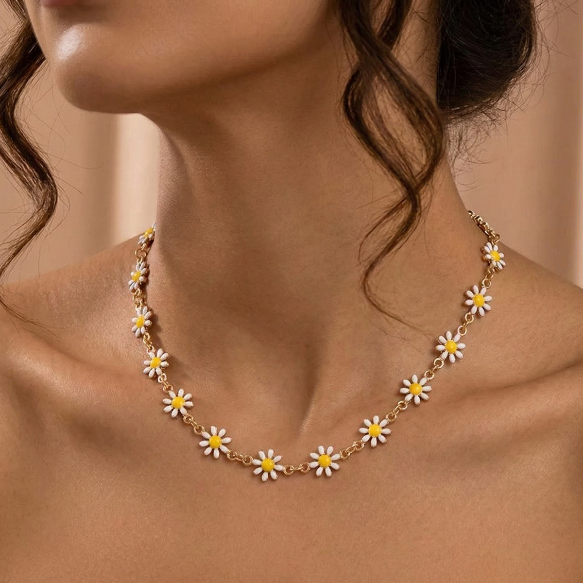 Summer Sunflower Necklace in 18K Gold