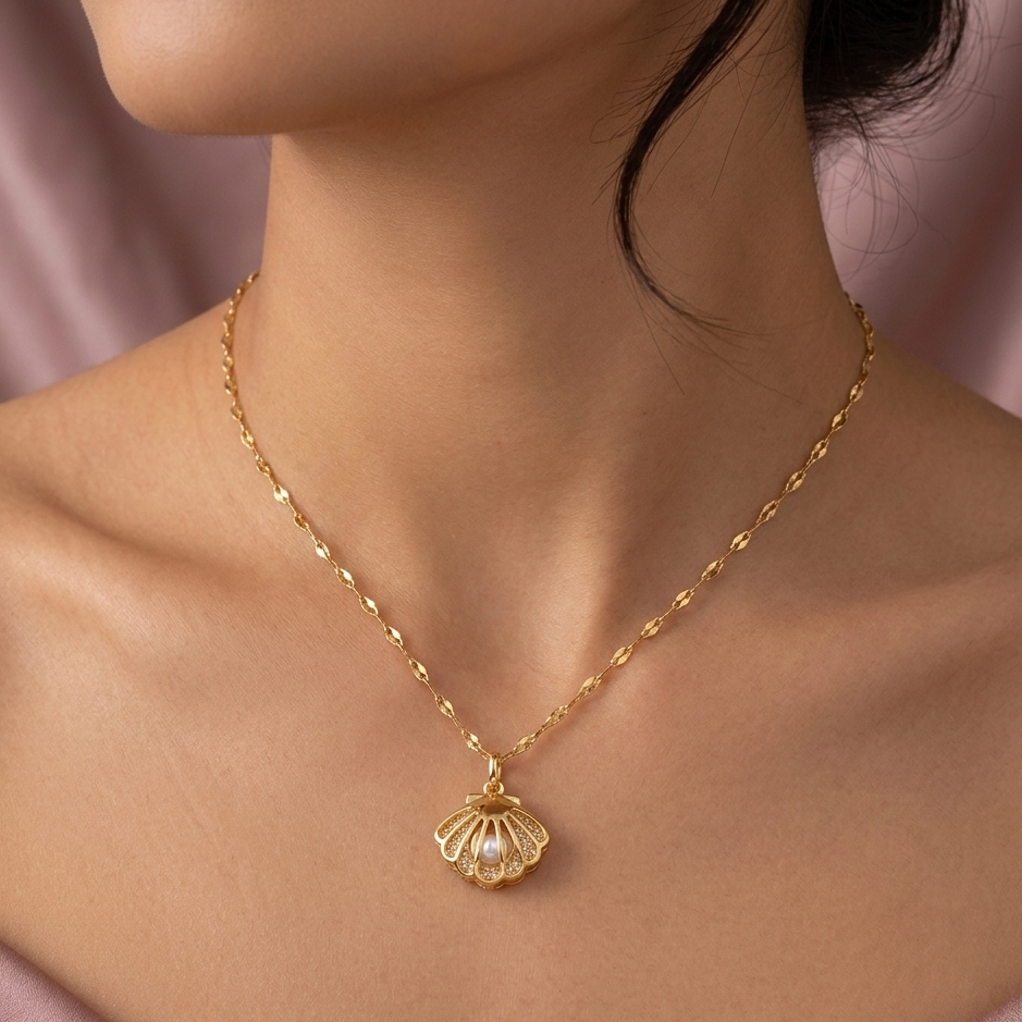 Shell Necklace with 18K Pearl