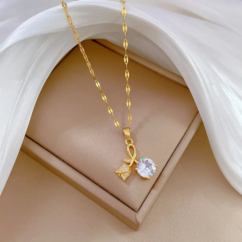 Rose Necklace Inlaid with Zirconia