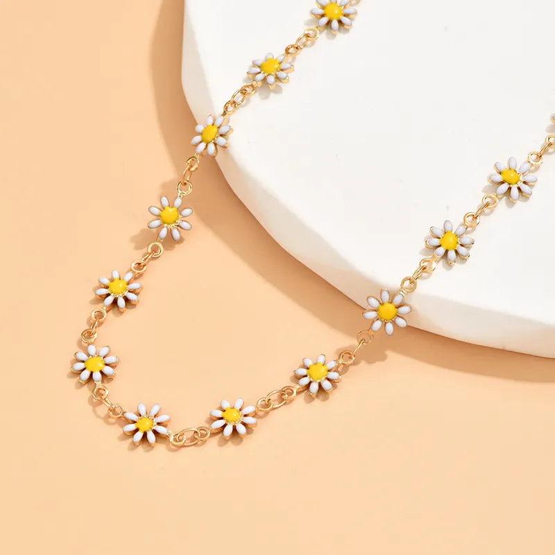 Summer Sunflower Necklace in 18K Gold