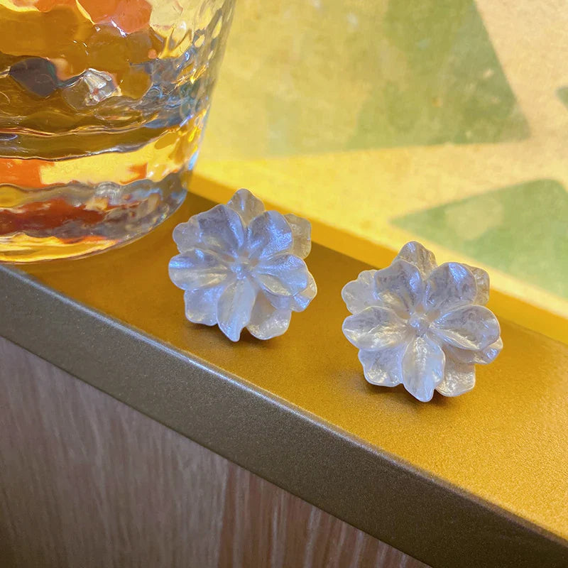 Ibiza Pearly Flower Earring
